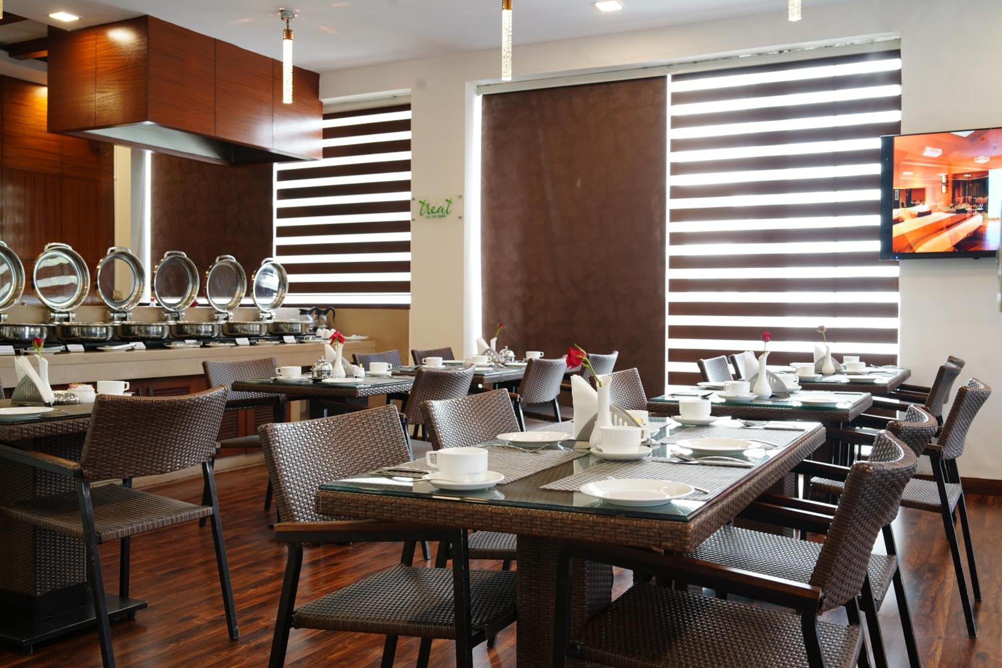 Zip By Spree Hotels Delhi Greater Kailash New Delhi Exterior photo
